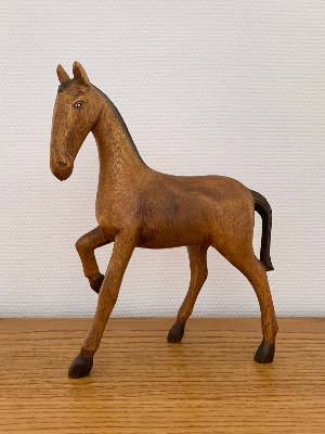 Cheval en bois sculpté - VINTAGE